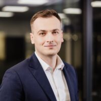 Dominik Sadłakowski, Accenture